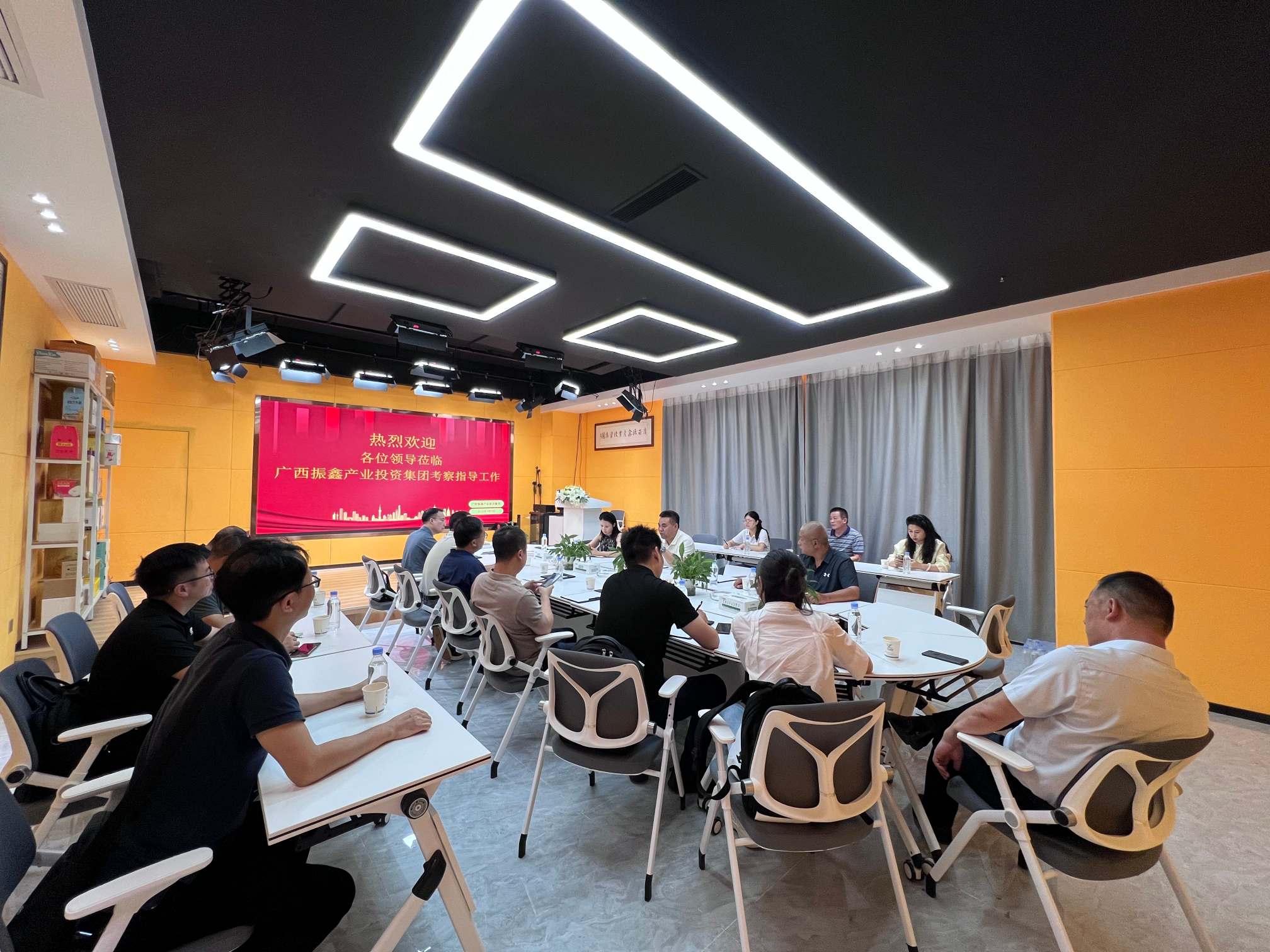 黔东南高新区领导莅临振鑫集团考察，共绘新材料高质量发展蓝图